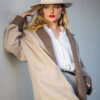 abrigo-karina-marron-vicuna-modelo